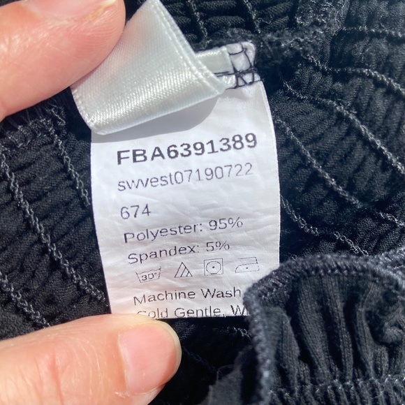 Black Ruffled Crop Top Size Med - Picture 6 of 6